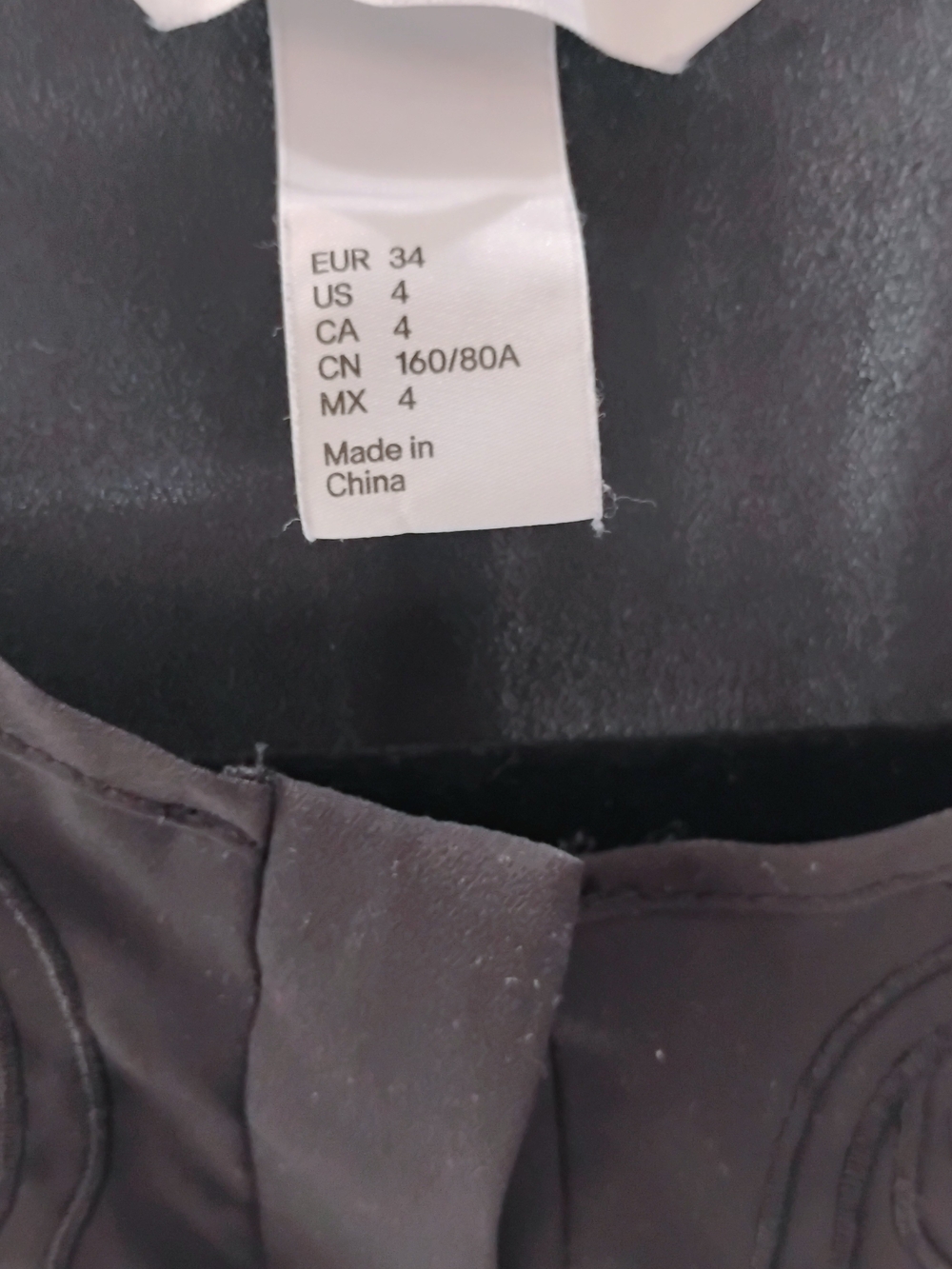 H&M Black Sleeveless Embroidered Shell Top SZ 4 - Picture 3 of 4